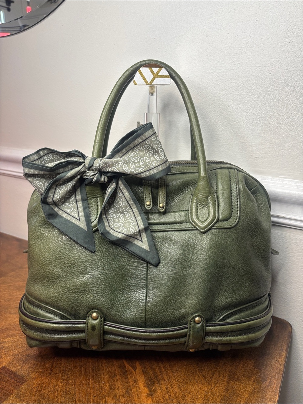 π₯Cole Haan Vintage green leather satchel with a structured, top handle design - Picture 2 of 16